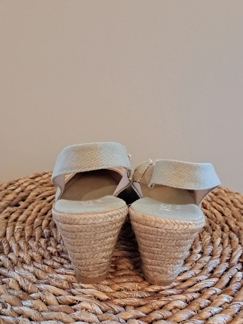 NWOT VISCATA Barcelona Womens Palomera Khaki Beige Canvas Espadrille‎ Sandals 41